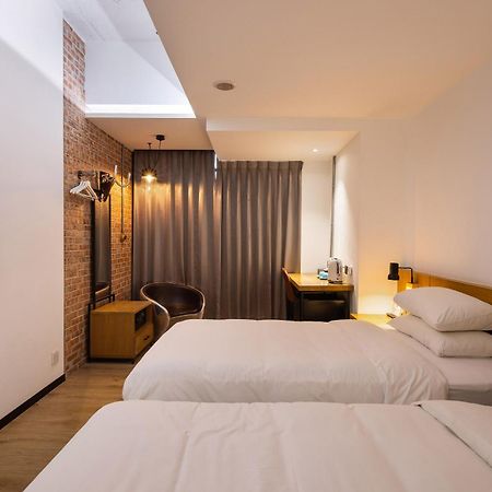 บลูสกาย โฮเทล Hotel ไถจง ภายนอก รูปภาพ